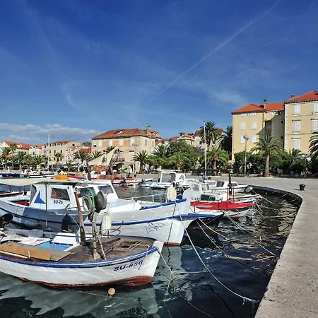 Amazing Home In Supetar Hébergement de vacances
