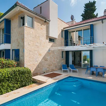 Amazing Home In Supetar Hébergement de vacances